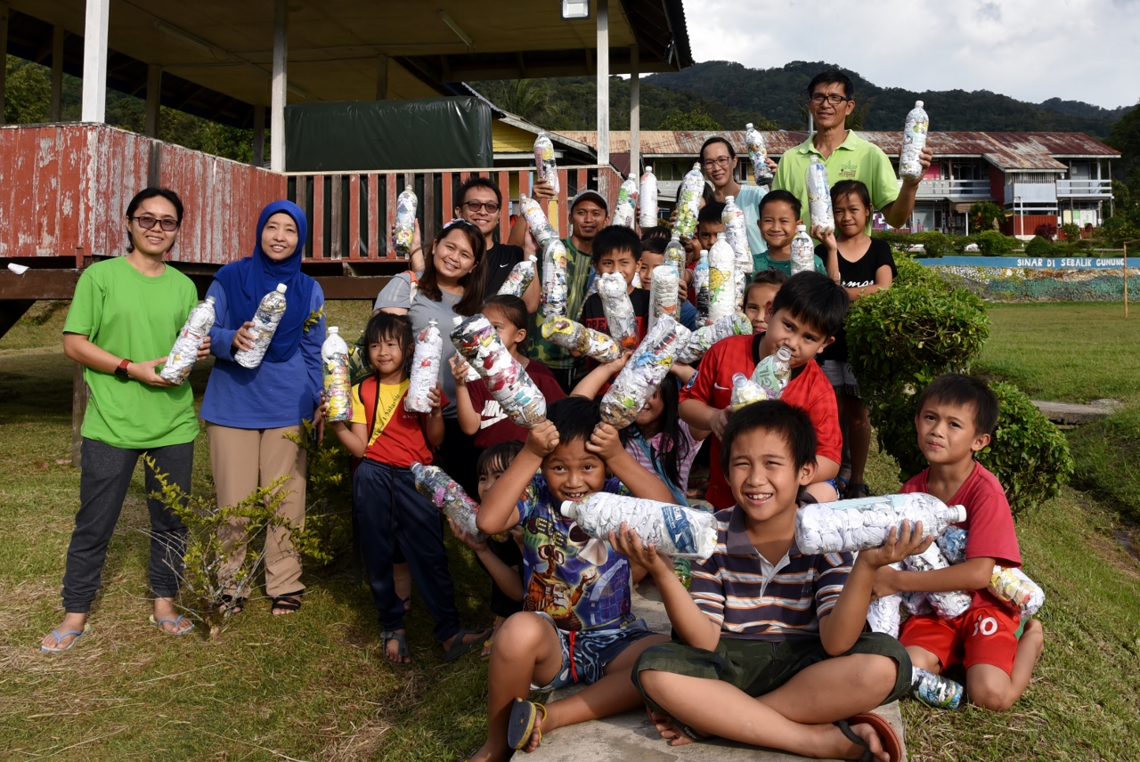 School kids eco brick (1280x856)